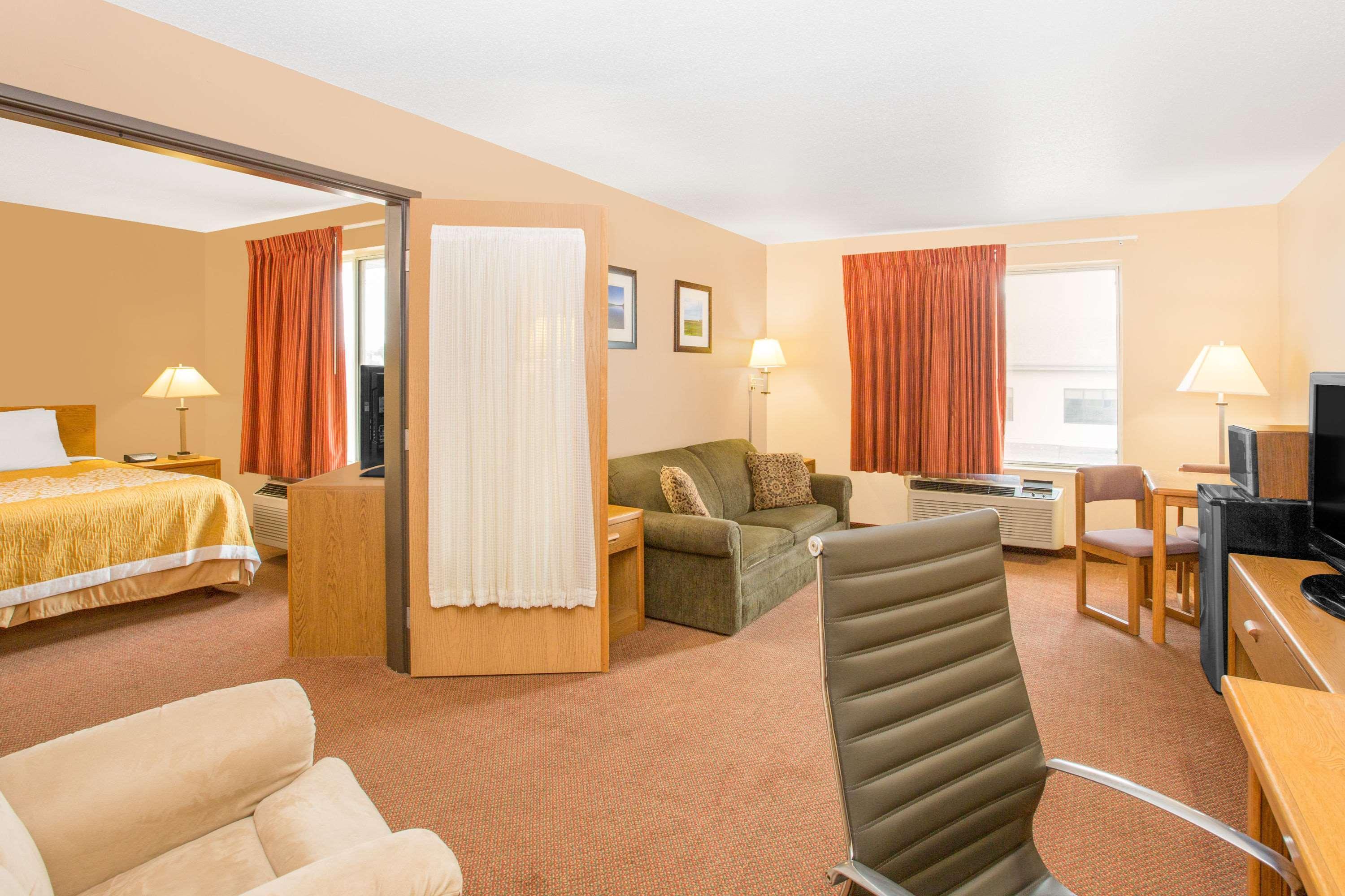 Days Inn By Wyndham Worthington Eksteriør bilde