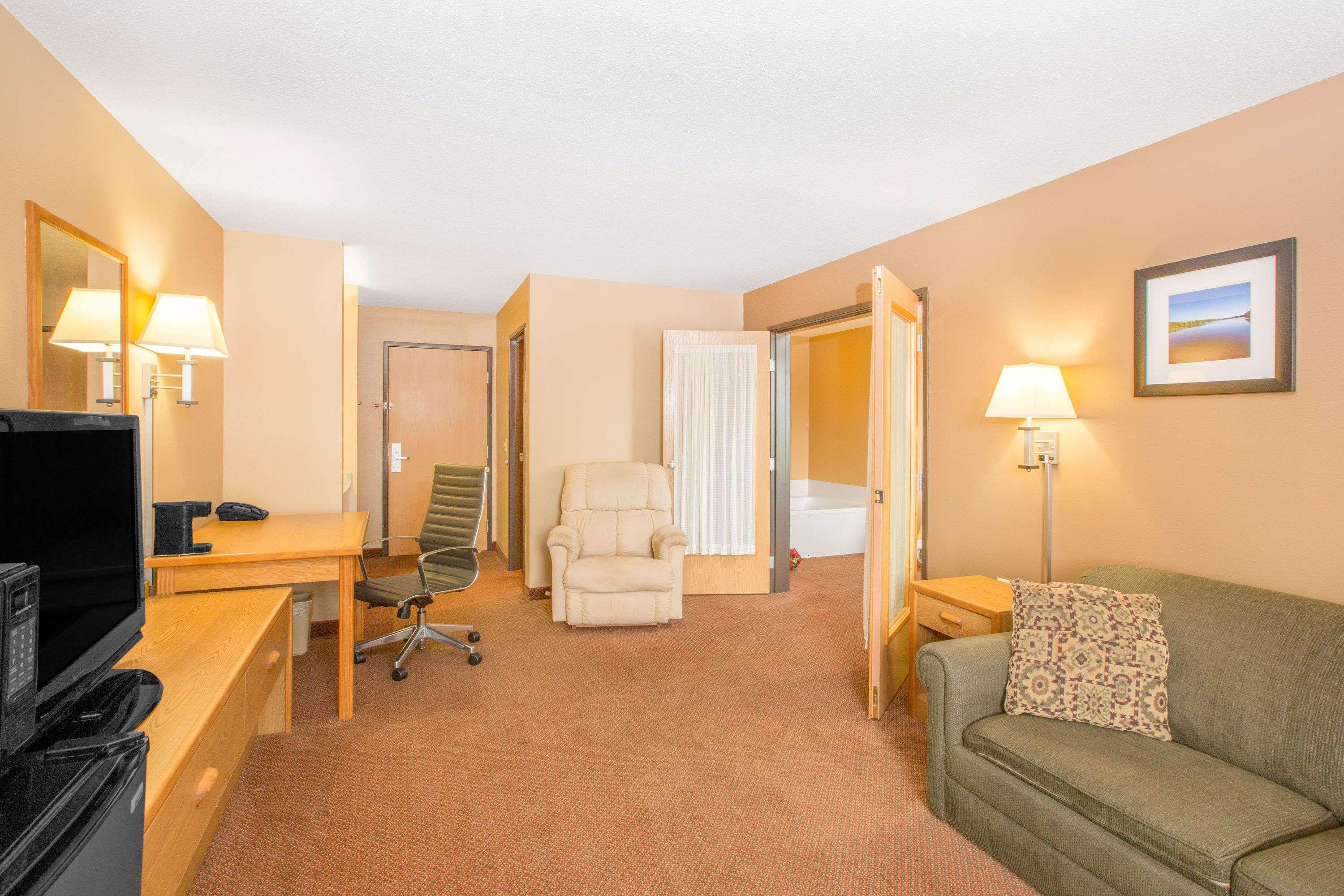 Days Inn By Wyndham Worthington Eksteriør bilde